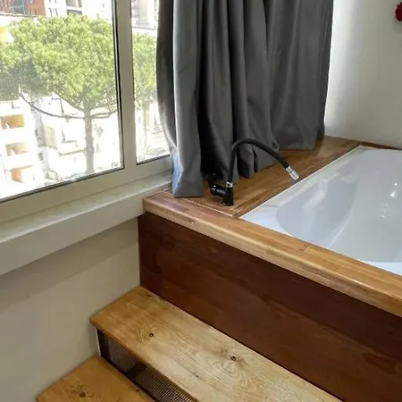 M. Shyri Str.1 * تيرانا