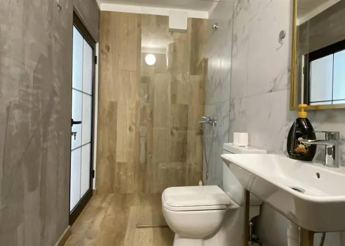 דירה M. Shyri Str.1 *