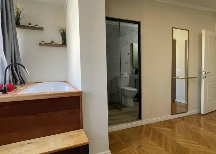 דירה M. Shyri Str.1 *