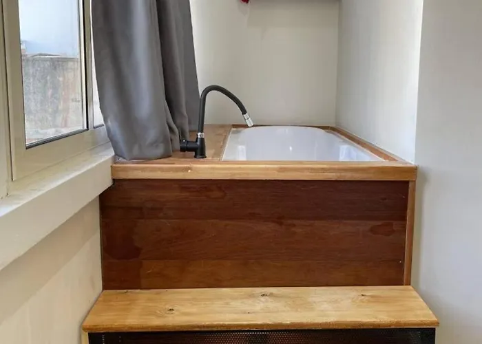 M. Shyri Str.1 公寓