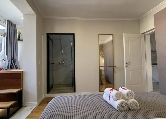 アパート M. Shyri Str.1